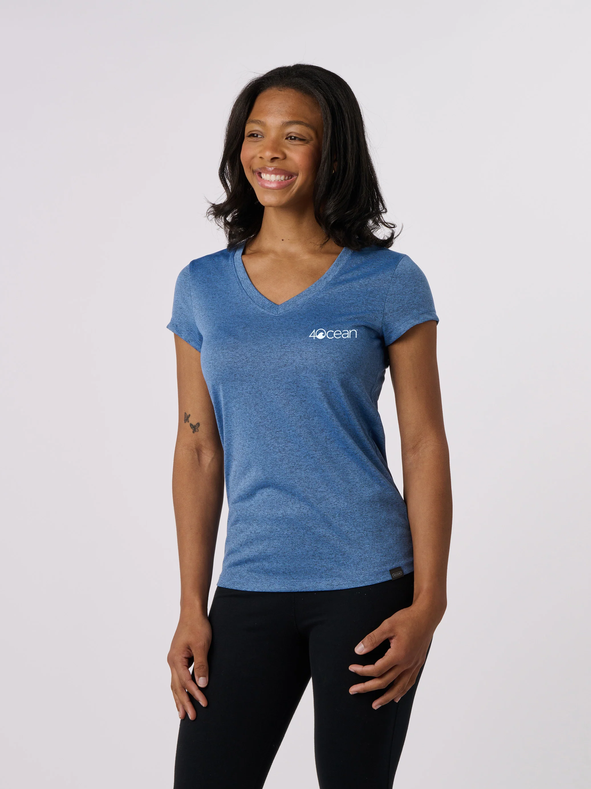 4ocean Logo Women's Sport Short Sleeve V-Neck T-Shirt - Image 7